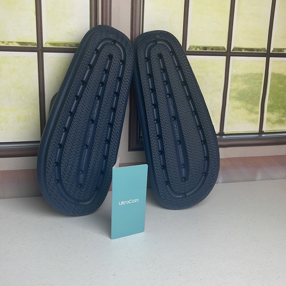 Mesh Beach Comfy Anti-Slip Pillow Slides - Picture 2 of 4